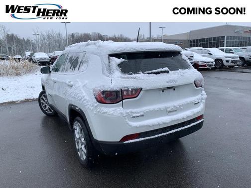 2022 Jeep Compass Latitude Lux
