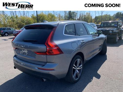 2021 Volvo XC60 T5 Momentum