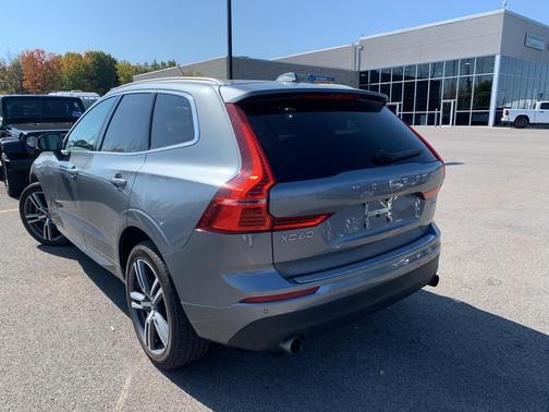 2021 Volvo XC60 T5 Momentum