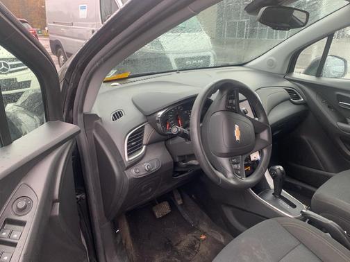 2022 Chevrolet Trax LS