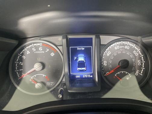 2022 Toyota Tacoma SR