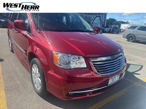 2016 Chrysler Town & Country Touring