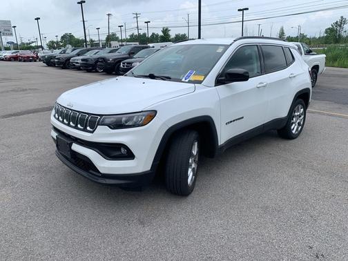 2022 Jeep Compass Latitude Lux