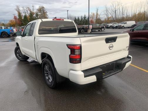 2025 Nissan Frontier SV
