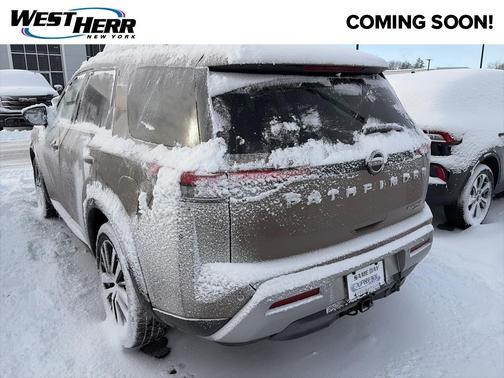 2023 Nissan Pathfinder Platinum