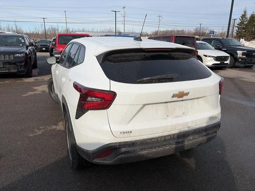 2024 Chevrolet Trax LS