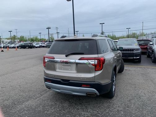2022 GMC Acadia SLT