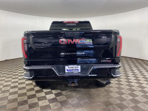 2024 GMC Sierra 2500 AT4