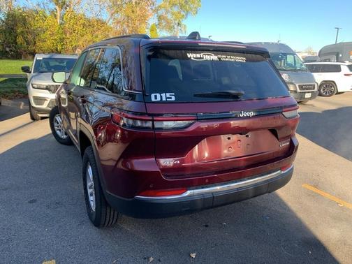 2025 Jeep Grand Cherokee Laredo