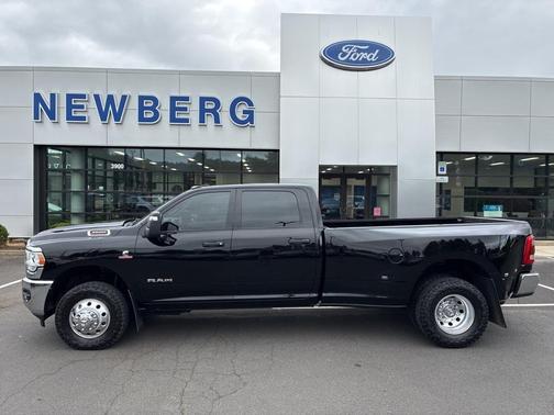 2023 RAM 3500 Big Horn Crew Cab 4x4 8' Box