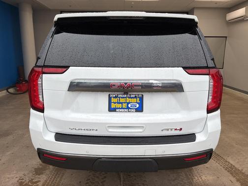 2021 GMC Yukon 4WD AT4
