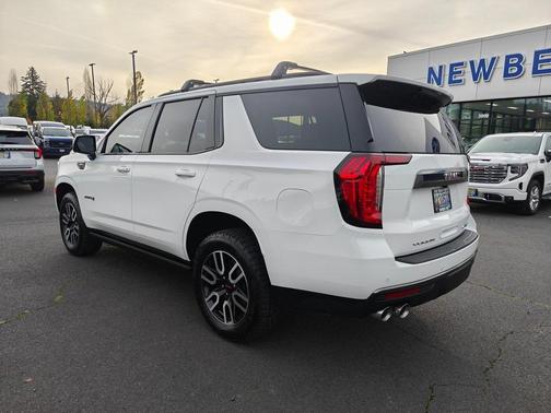 2023 GMC Yukon 4WD AT4