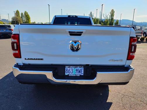 2021 RAM 3500 Laramie Crew Cab 4x4 8' Box
