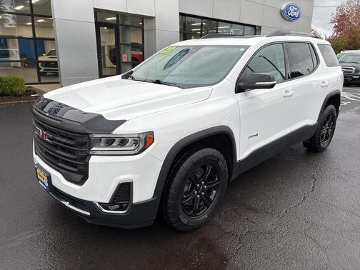 2023 GMC Acadia AWD AT4