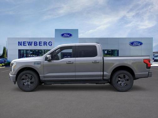 2025 Ford F-150 Lightning LARIAT