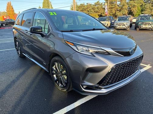 2021 Toyota Sienna XSE 7 Passenger
