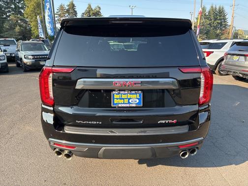 2024 GMC Yukon XL 4WD AT4