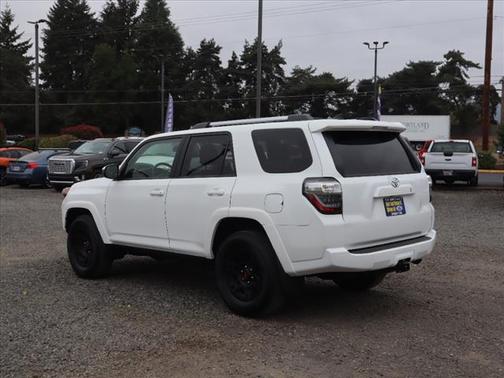 Photo 5 of 20 of 2021 Toyota 4Runner SR5