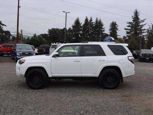 Photo 4 of 20 of 2021 Toyota 4Runner SR5