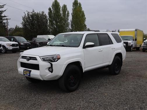 Photo 3 of 20 of 2021 Toyota 4Runner SR5