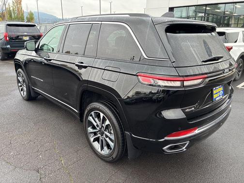 2022 Jeep Grand Cherokee Overland