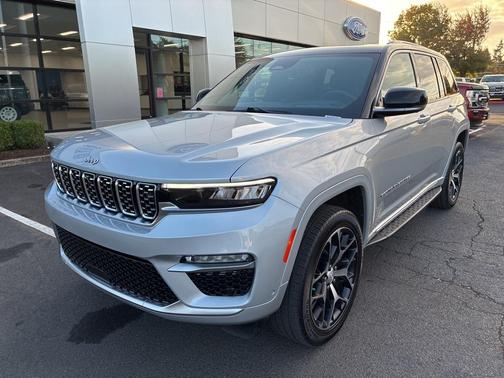 2022 Jeep Grand Cherokee Summit