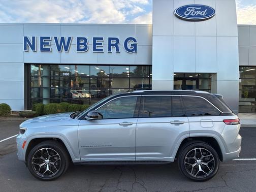 2022 Jeep Grand Cherokee Summit