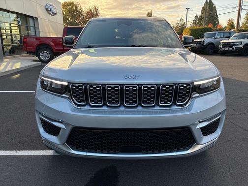 2022 Jeep Grand Cherokee Summit