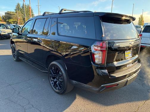 2022 Chevrolet Suburban RST