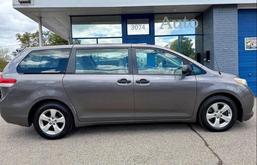 Predawn Gray Mica 2014 Toyota Sienna L