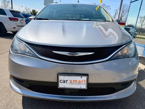 Billet Silver Metallic Clearcoat 2021 Chrysler Voyager LXI