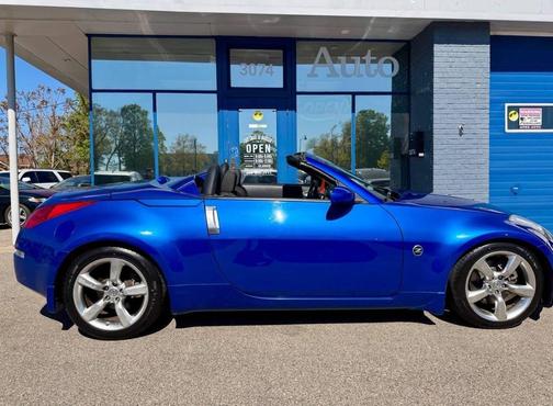 Daytona Blue Metallic 2006 Nissan 350Z Enthusiast