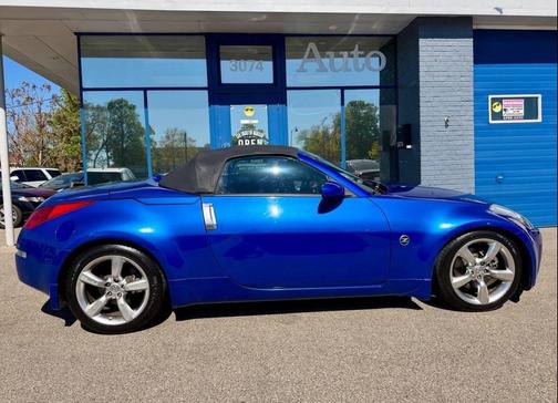 Daytona Blue Metallic 2006 Nissan 350Z Enthusiast