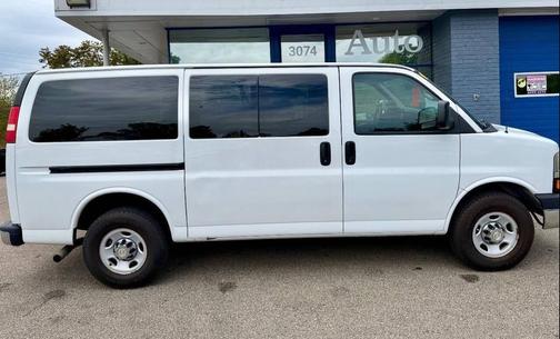Summit White 2013 Chevrolet Express 3500 LT