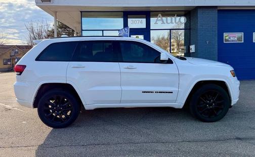 Bright White Clearcoat 2018 Jeep Grand Cherokee Altitude