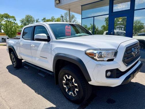 Super White 2017 Toyota Tacoma TRD Off Road