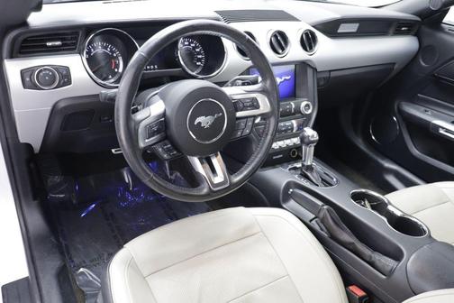 Oxford White 2017 Ford Mustang GT Premium