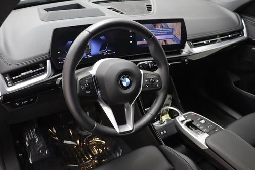 San Remo Green Metallic 2025 BMW X1 xDrive28i