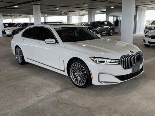 2022 BMW 740 i