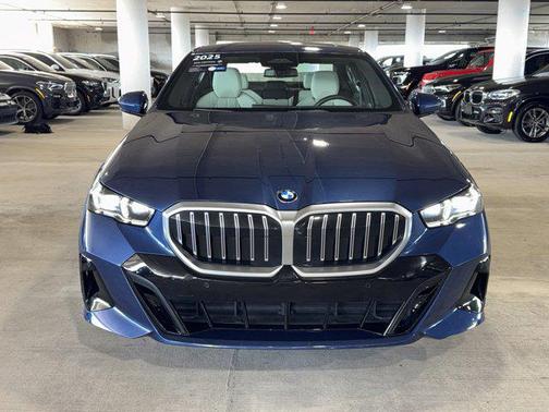 2025 BMW 530 530i