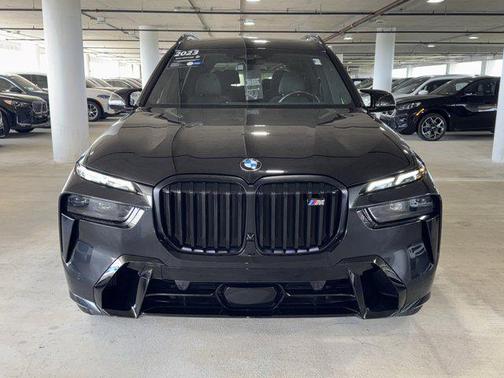 2023 BMW X7 M60i
