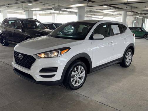 2021 Hyundai TUCSON SE