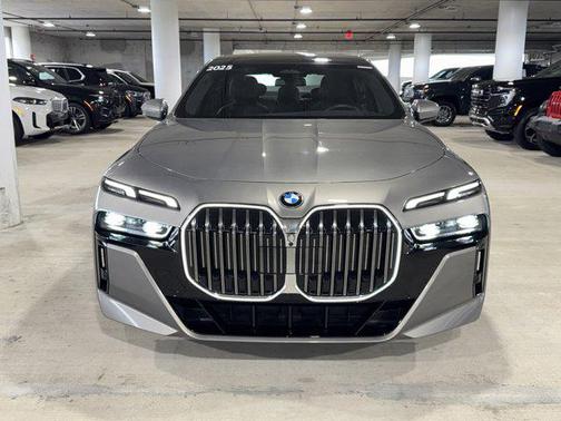 2025 BMW 740 xDrive