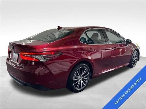 Ruby Flare Pearl 2021 Toyota Camry Hybrid XLE