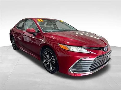 Ruby Flare Pearl 2021 Toyota Camry Hybrid XLE