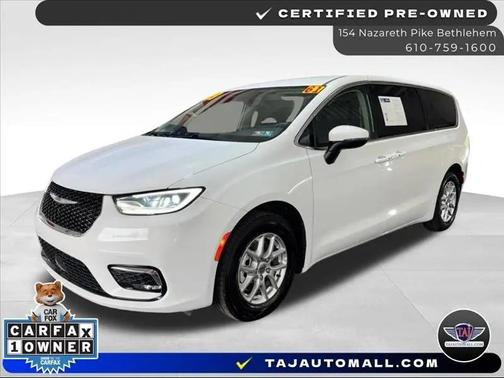 Bright White Clearcoat 2023 Chrysler Pacifica Touring L