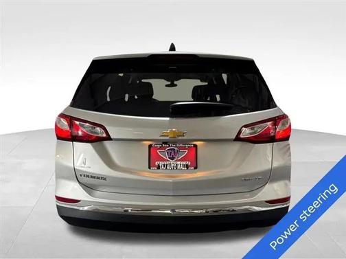 Silver Ice Metallic 2019 Chevrolet Equinox LS