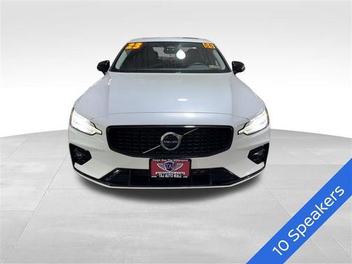 2023 Volvo S60 B5 Core Dark Theme