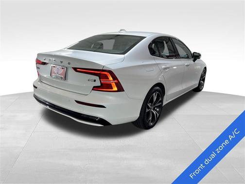 2023 Volvo S60 B5 Core Dark Theme