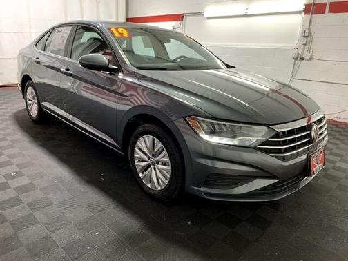 Photo 4 of 37 of 2019 Volkswagen Jetta 1.4T S